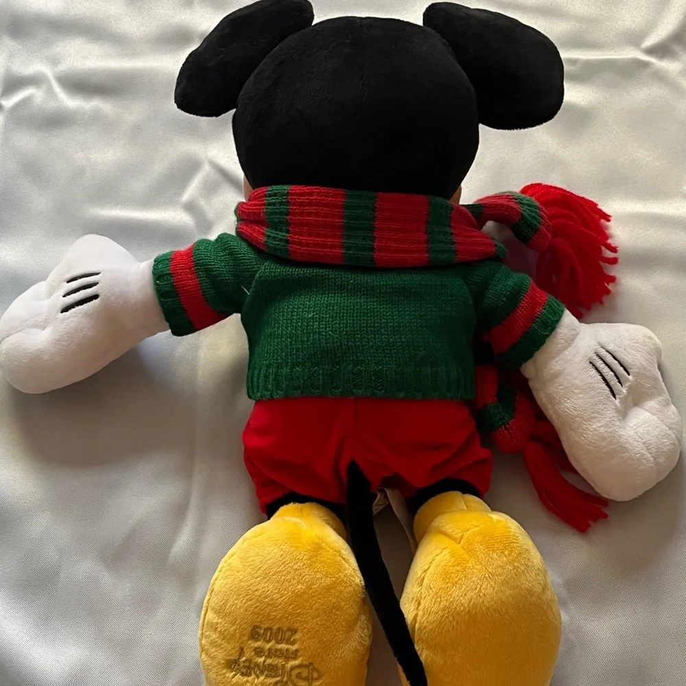2009 Disney Store Mickey Mouse Holiday Plush - Picture 3 of 4
